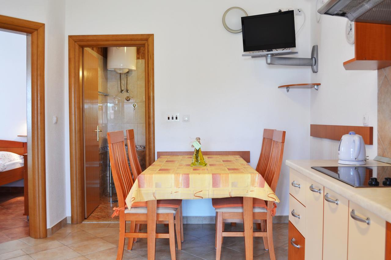 Apartments Milka Vodice Luaran gambar